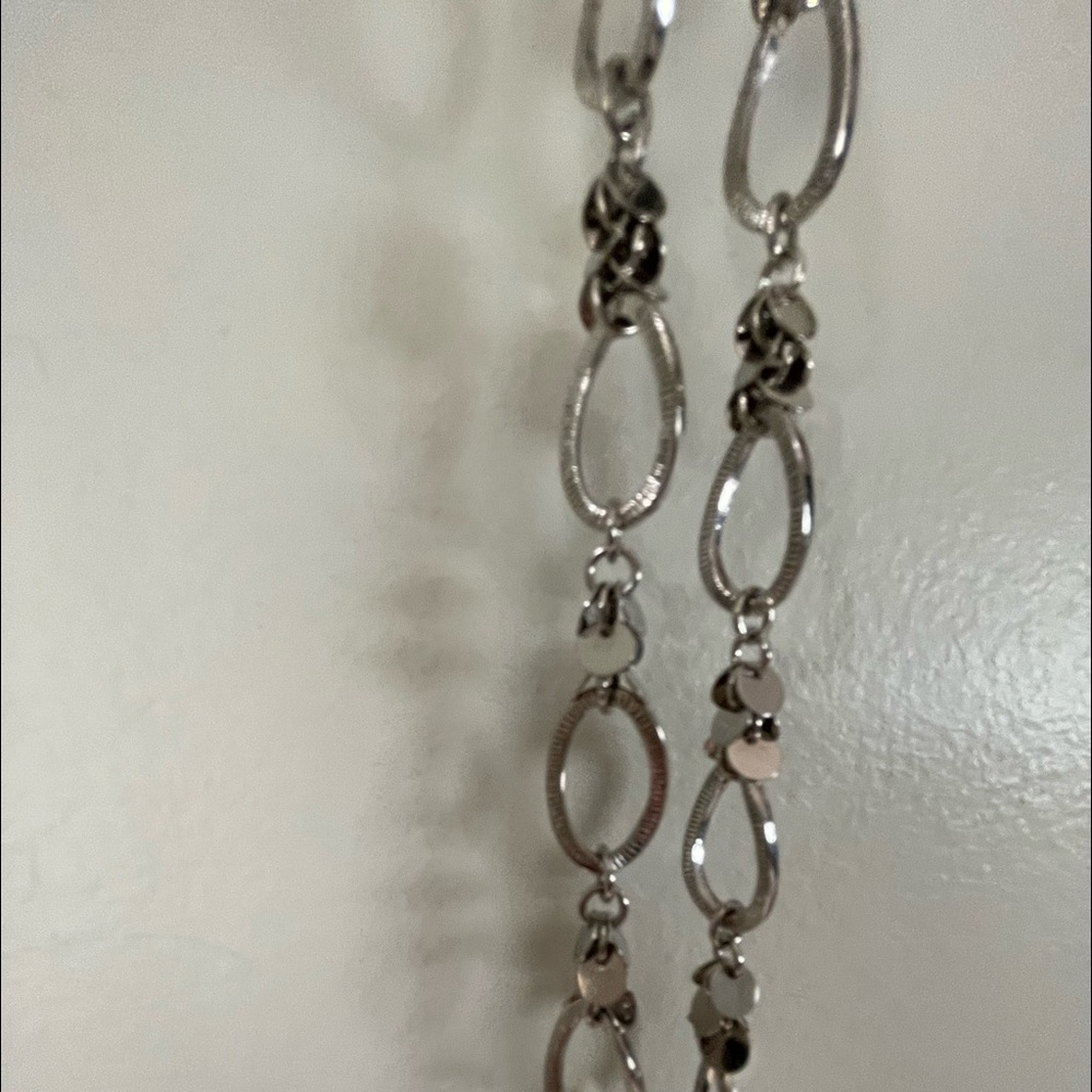 Silver elegant necklace